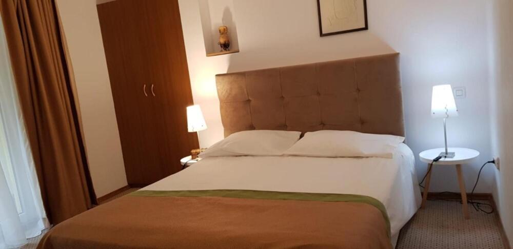 Apartamente Private A&L View ซินายา ภายนอก รูปภาพ