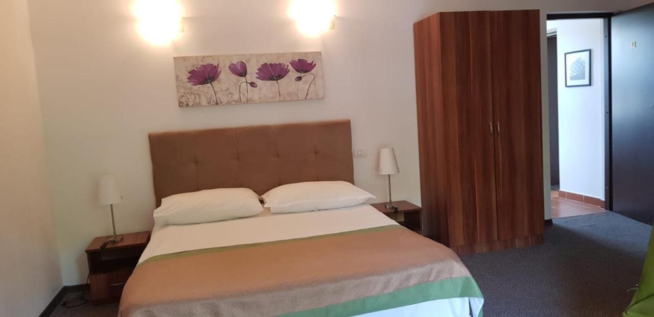 Apartamente Private A&L View ซินายา ภายนอก รูปภาพ